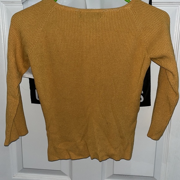 Express Long-Sleeve Ribbed Shirt - Picture 4 of 4